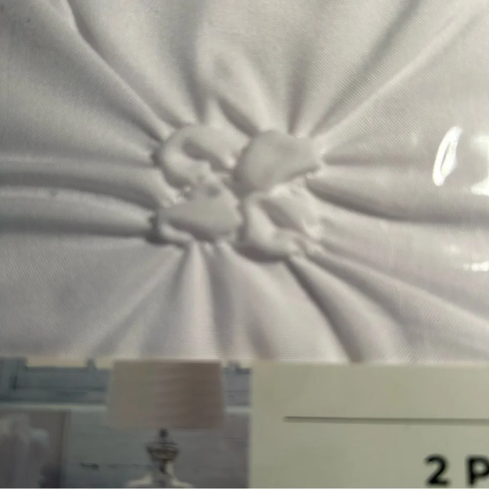 White, twin sized, pintuck microfiber duvet cover & standard sham - NEW